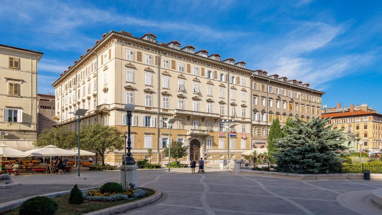Apartments Art Teatro Рийека Екстериор снимка