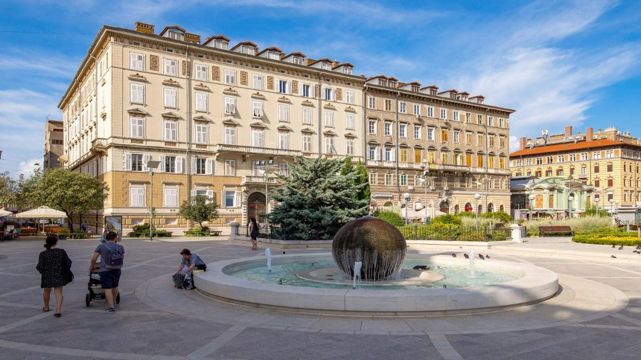 Apartments Art Teatro Рийека Екстериор снимка